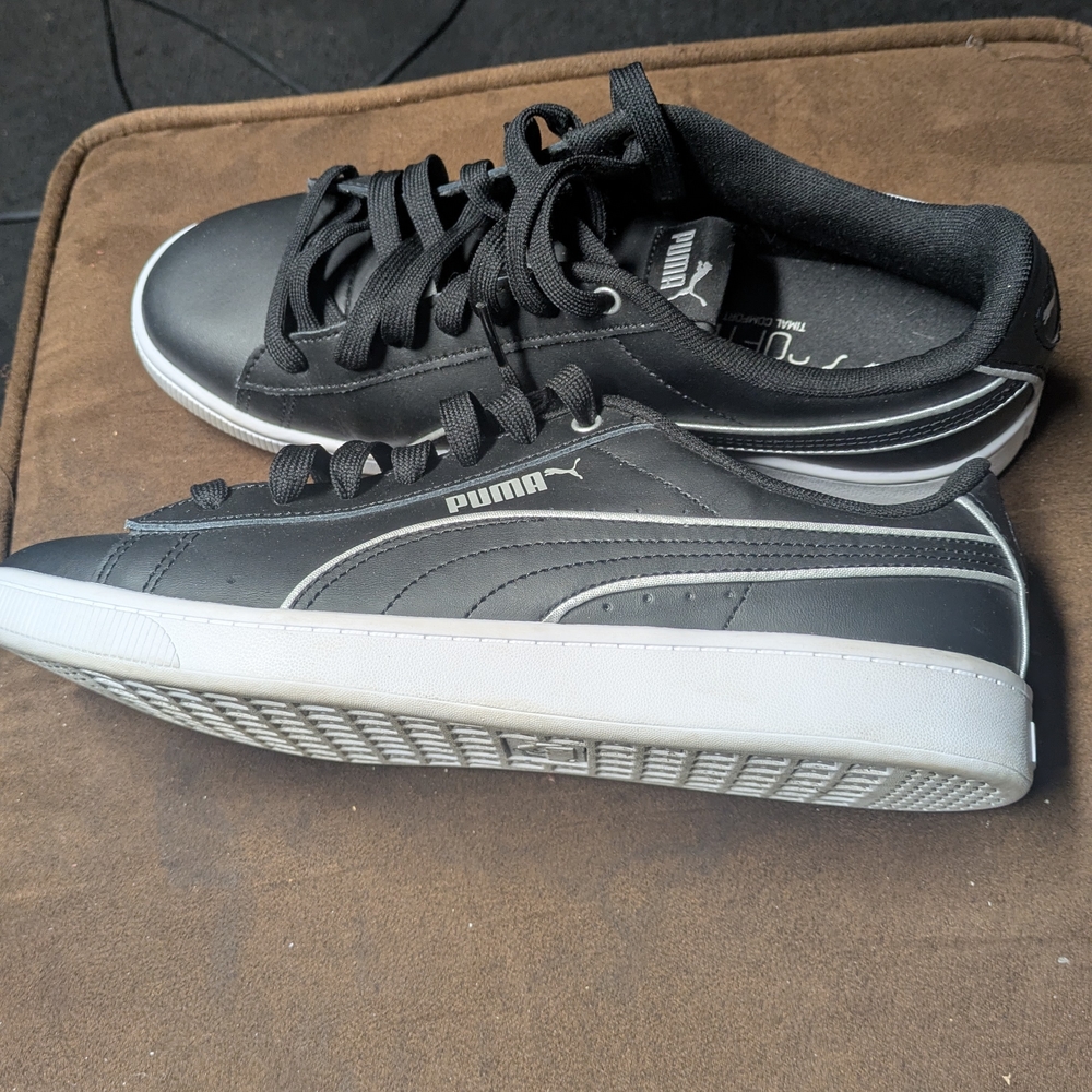 Puma Vikky V2 Black White